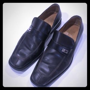 Gucci brown slip on dress shoes